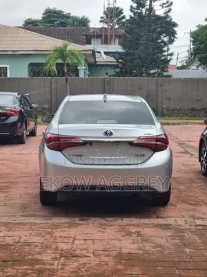 Toyota Corolla Hybrid 2023 Silver