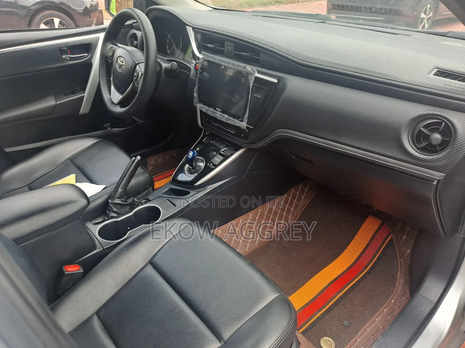 Toyota Corolla Hybrid 2023 Silver