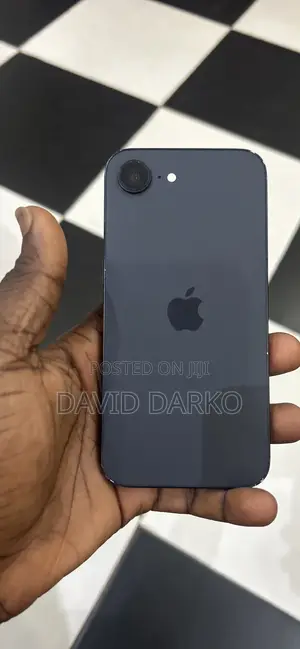 Apple iPhone 16e 128 GB Black
