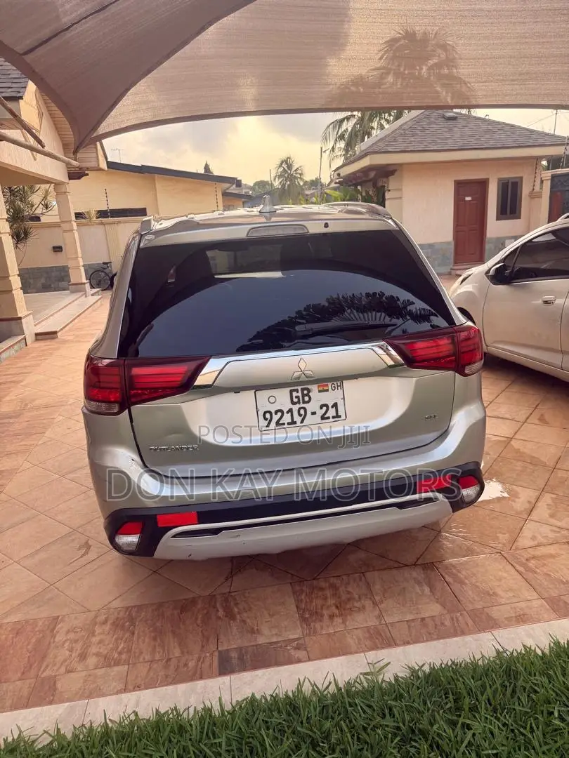 Mitsubishi Outlander 2.0 PHEV AWD 2021
