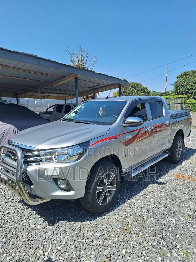 Toyota Hilux Revo Double Cab Deisel 2.4 AWD 2019 Gray