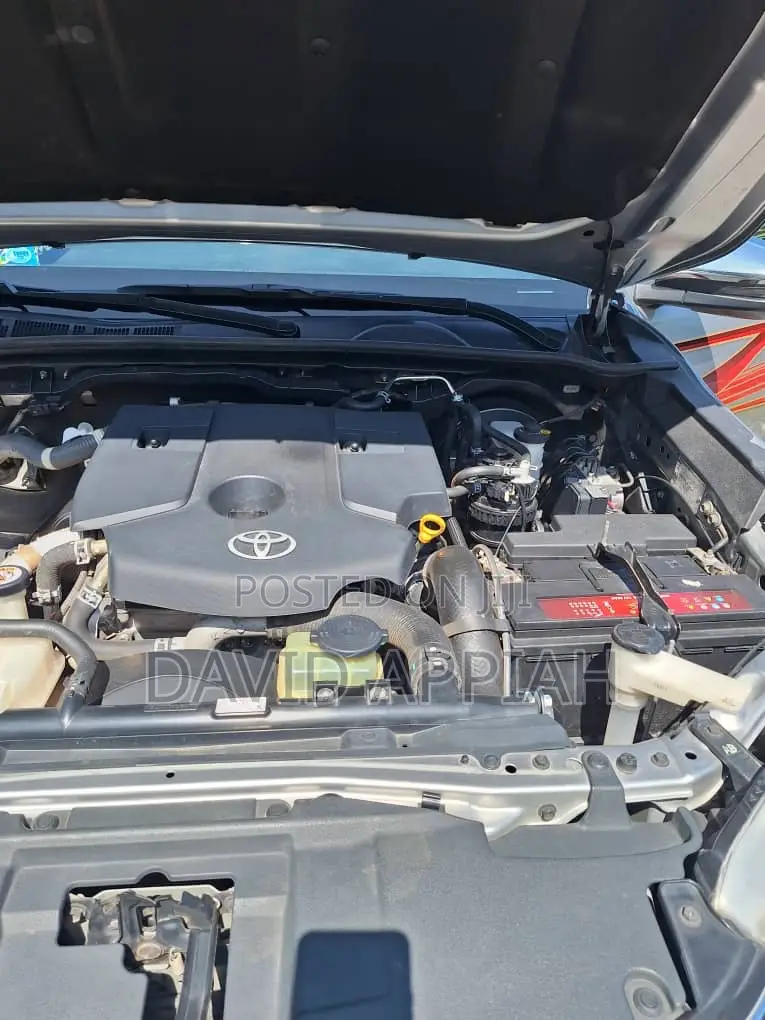 Toyota Hilux Revo Double Cab Deisel 2.4 AWD 2019 Gray