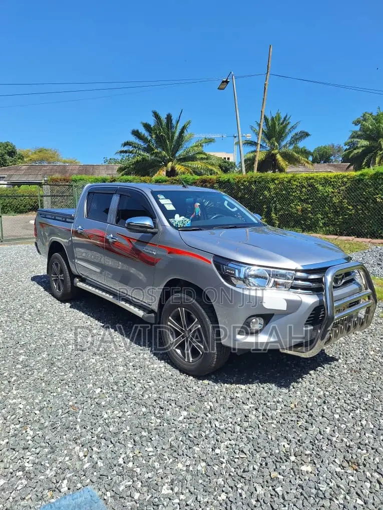 Toyota Hilux Revo Double Cab Deisel 2.4 AWD 2019 Gray
