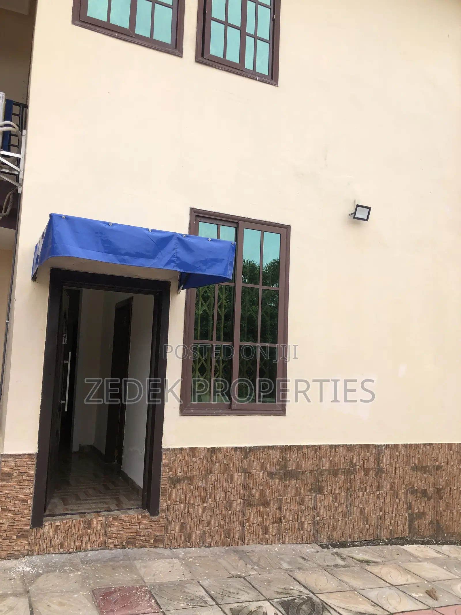 2bdrm Apartment in Kwabenya Acp Road, Ashomang Estate for rent