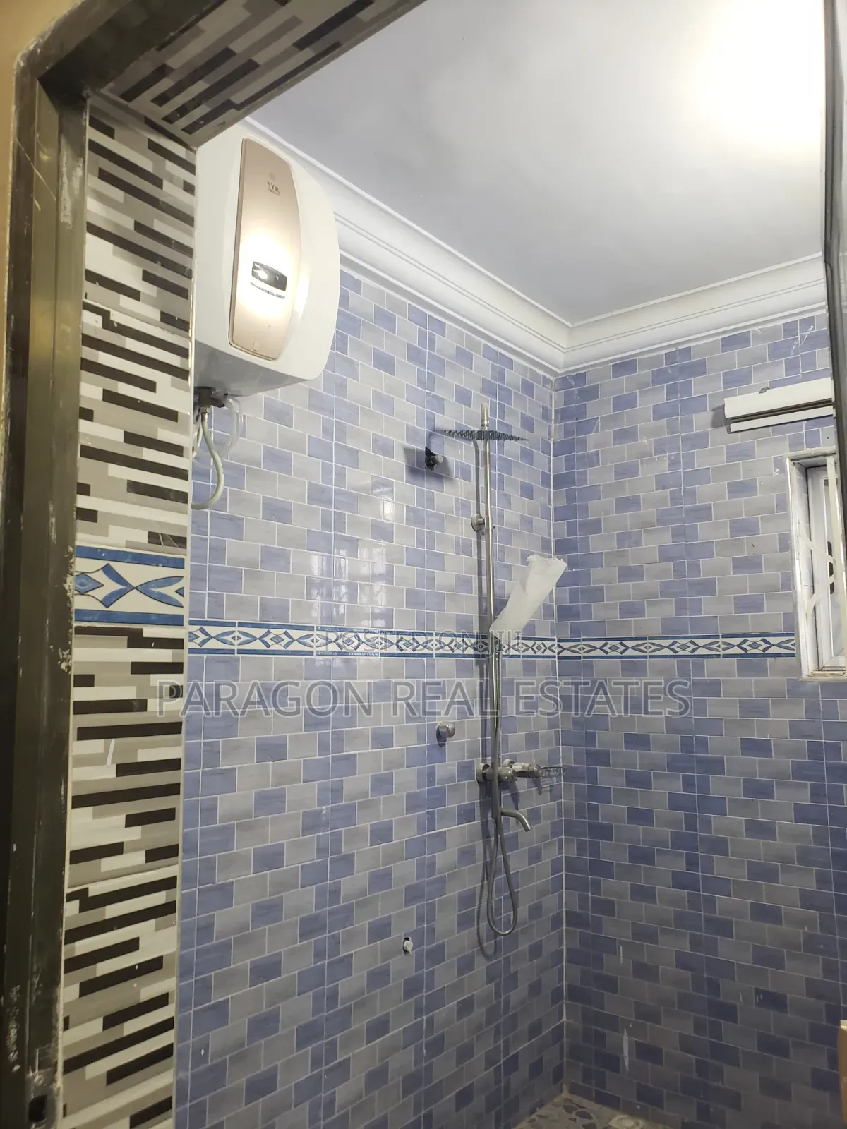 3bdrm House in West Hills Mall Area for rent