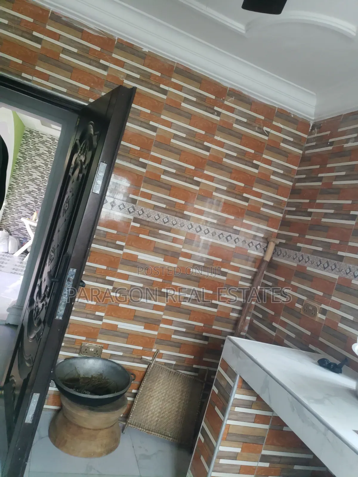3bdrm House in West Hills Mall Area for rent