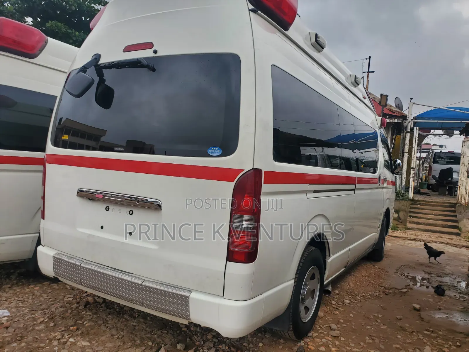 Toyota HiAce 2010 White