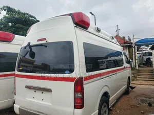 Toyota HiAce 2010 White
