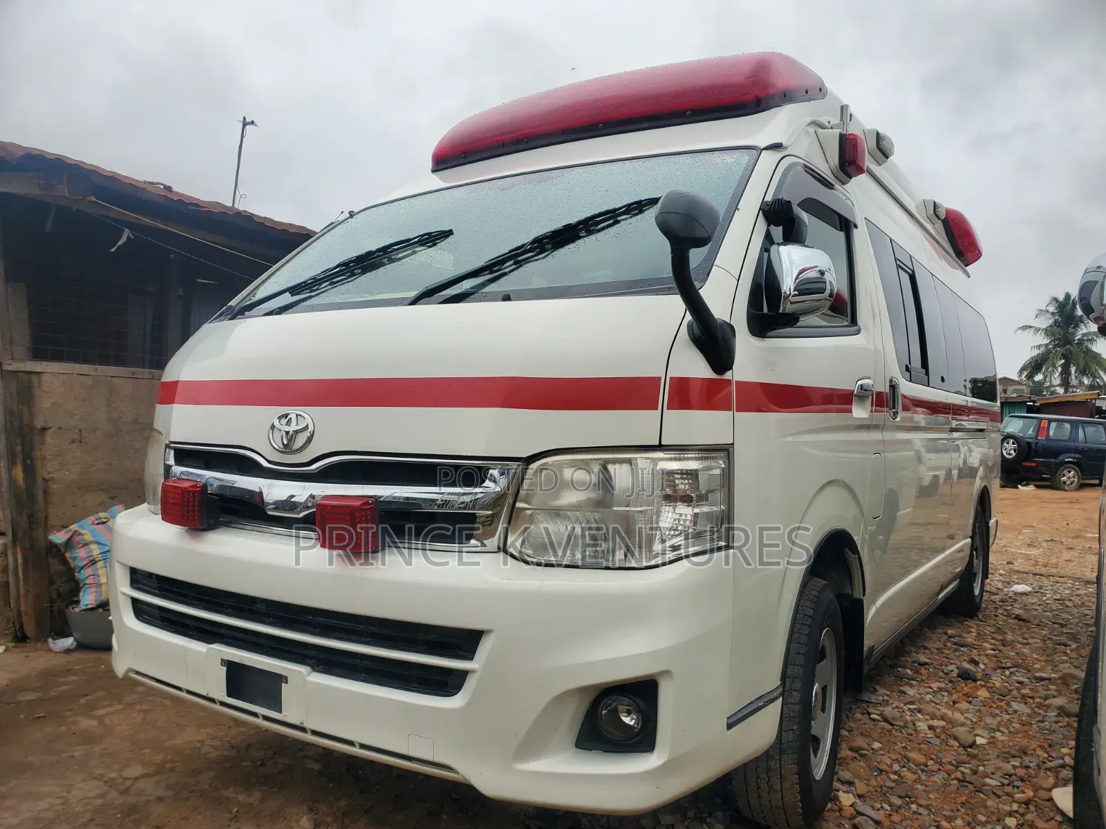Toyota HiAce 2010 White