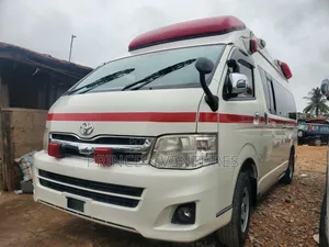 Toyota HiAce 2010 White
