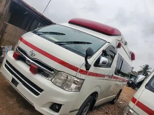 Toyota HiAce 2010 White