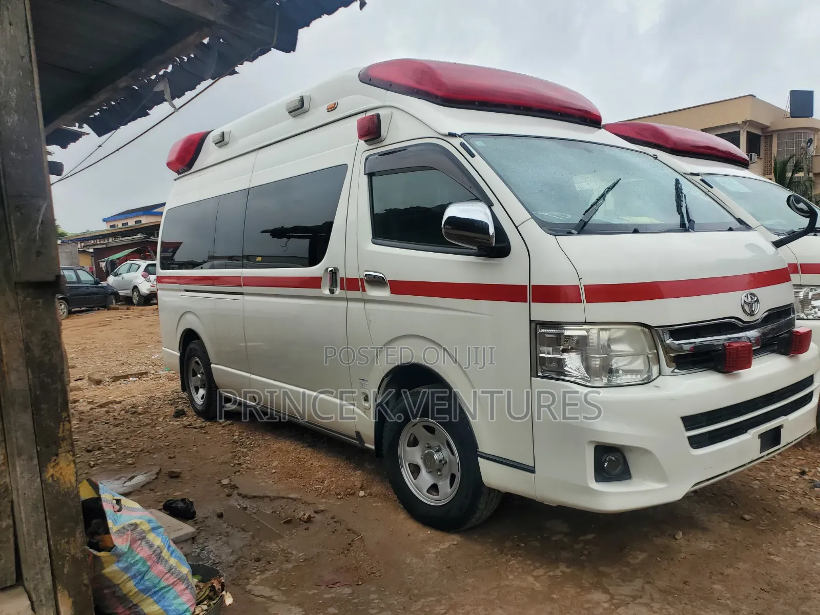 Toyota HiAce 2010 White