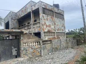 6bdrm House in Cape Coast Metropolitan for sale