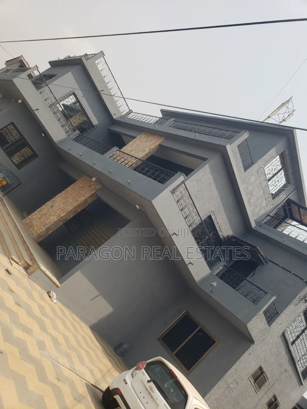 6bedroom House for Comercial Use at Circle Paloma