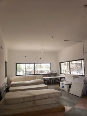 6bedroom House for Comercial Use at Circle Paloma
