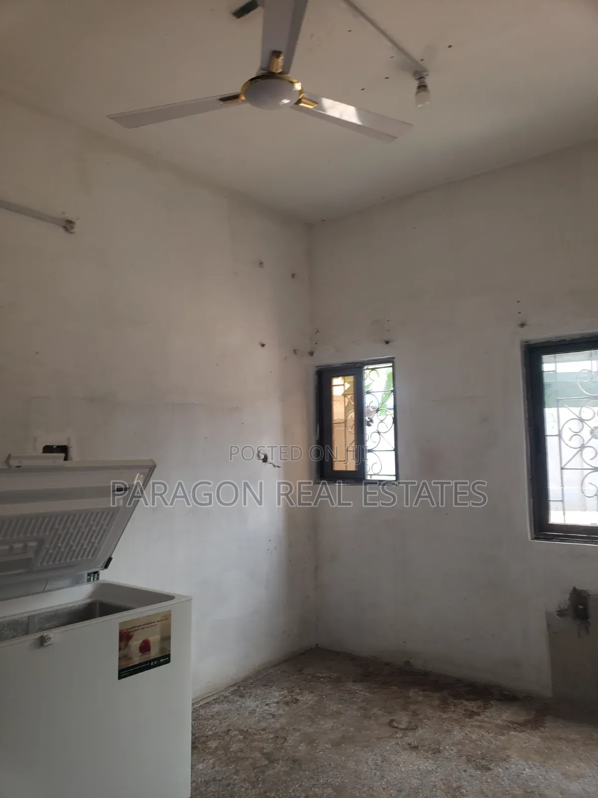 6bedroom House for Comercial Use at Circle Paloma