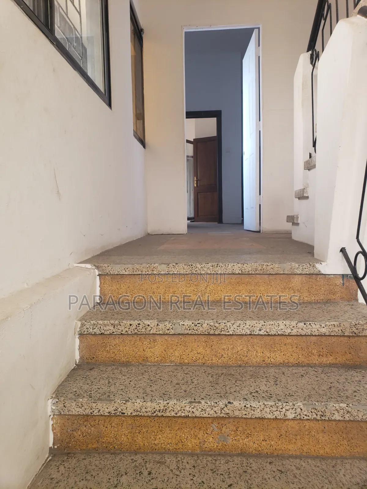 6bedroom House for Comercial Use at Circle Paloma