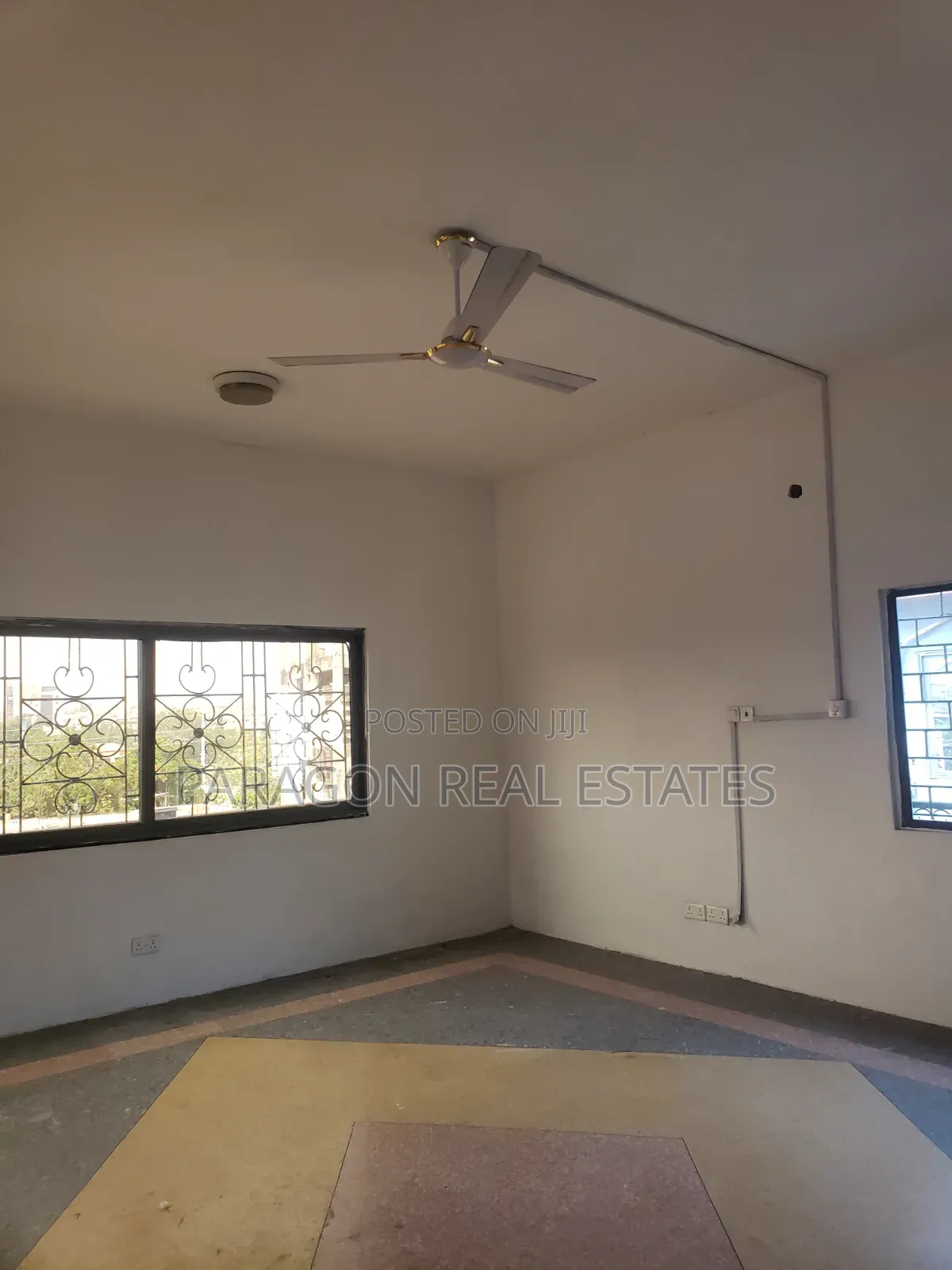 6bedroom House for Comercial Use at Circle Paloma