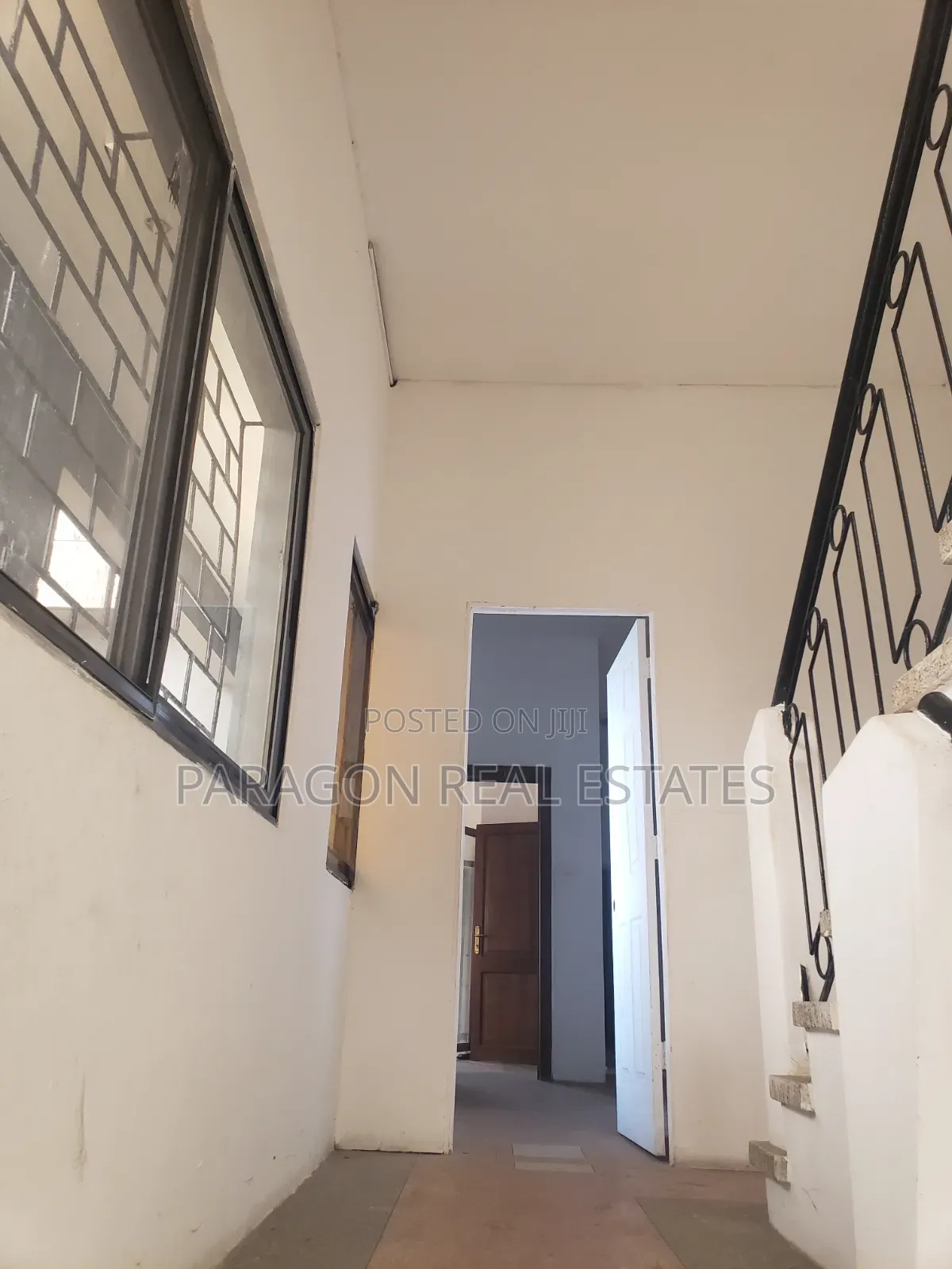 6bedroom House for Comercial Use at Circle Paloma