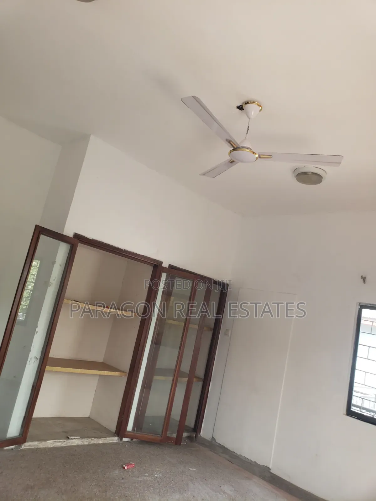 6bedroom House for Comercial Use at Circle Paloma