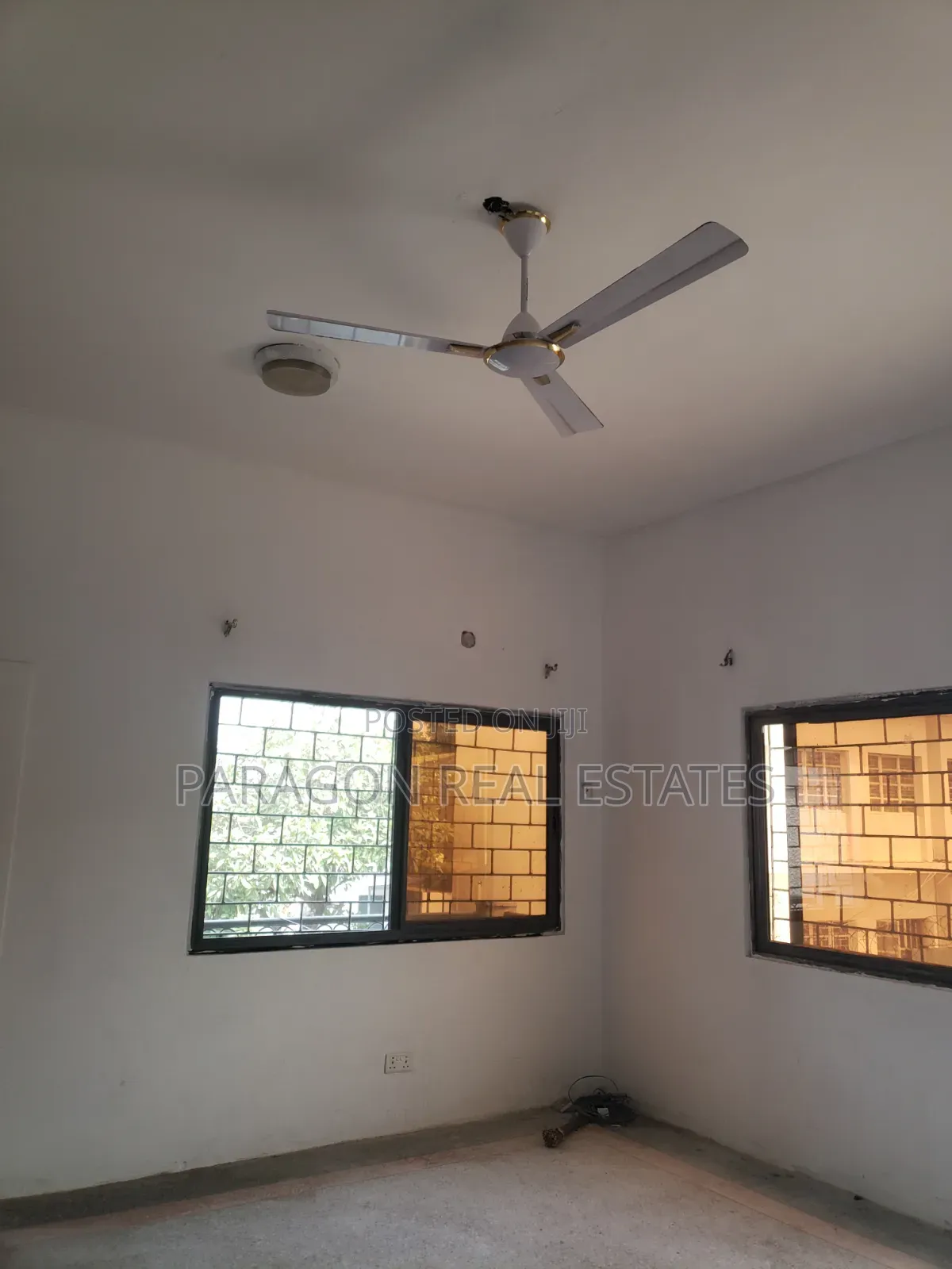 6bedroom House for Comercial Use at Circle Paloma