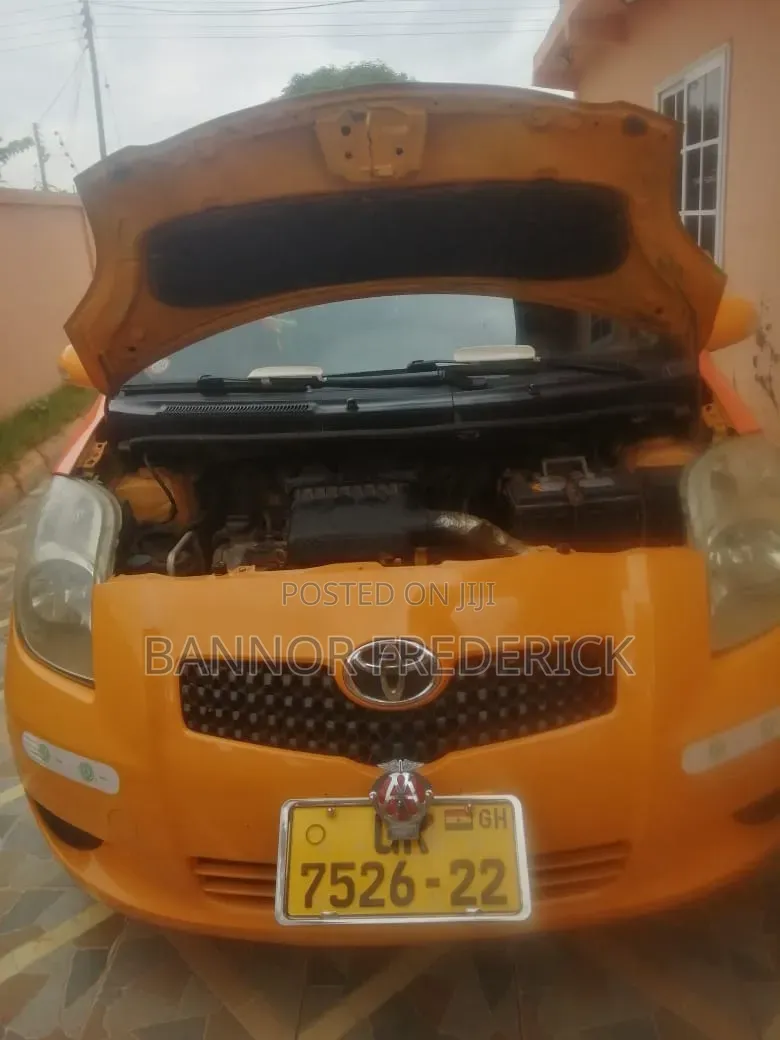 Toyota Yaris 2010 Yellow