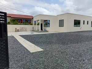 3bdrm House in Hfc C25, Tema Metropolitan for rent