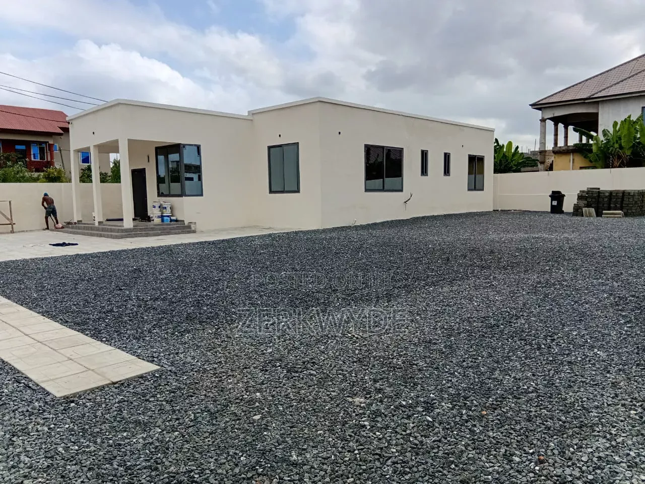 3bdrm House in Hfc C25, Tema Metropolitan for rent