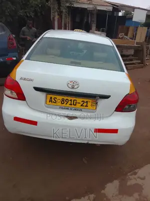 Toyota Belta 2010 White