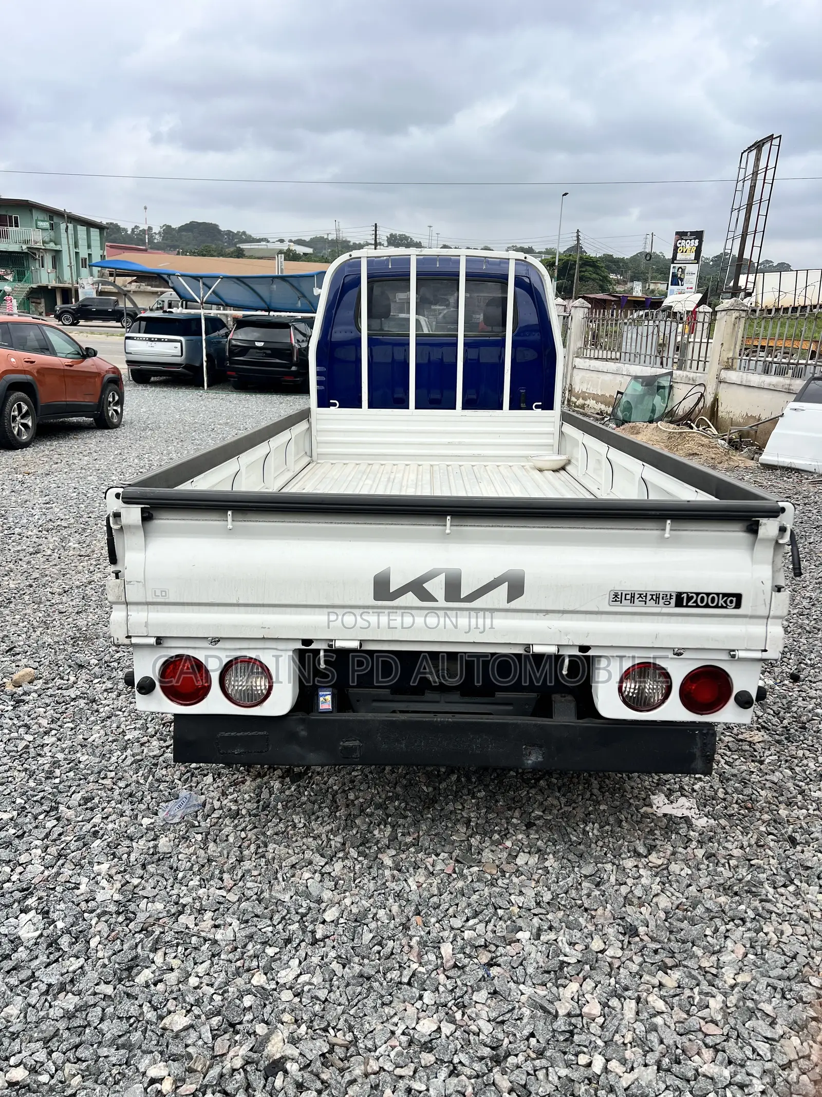 Kia Bongo 2013 Blue