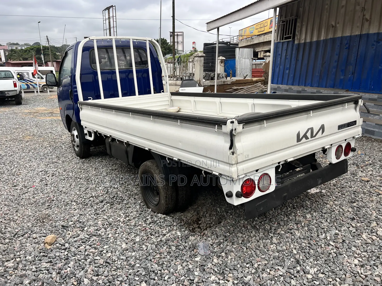 Kia Bongo 2013 Blue