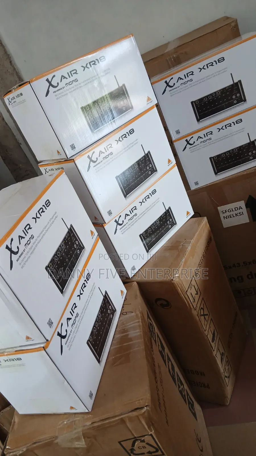 Behringer Xair Mixer Channels
