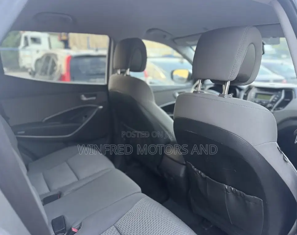 Hyundai Santa Fe GLS 4dr SUV AWD (3.3L 6cyl 6A) 2014 White