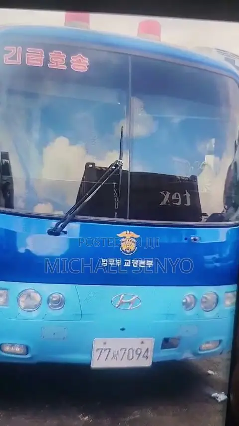 Hyundai Aero 2015 Blue