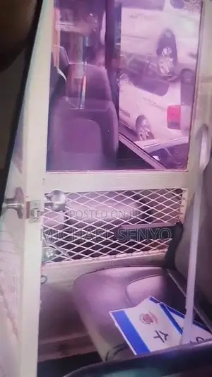 Hyundai Aero 2015 Blue