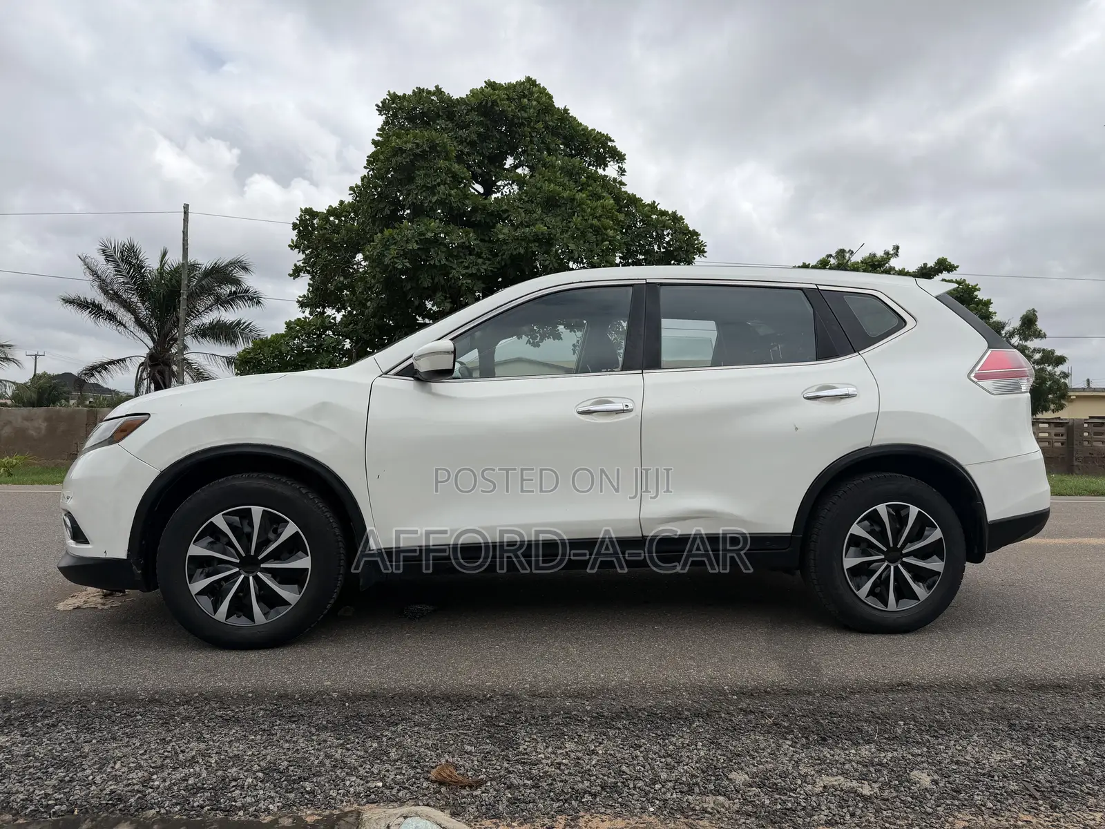 Nissan Rogue S 4dr SUV (2.5L 4cyl CVT) 2014 White