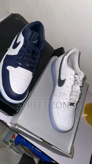 Nike Sneaker