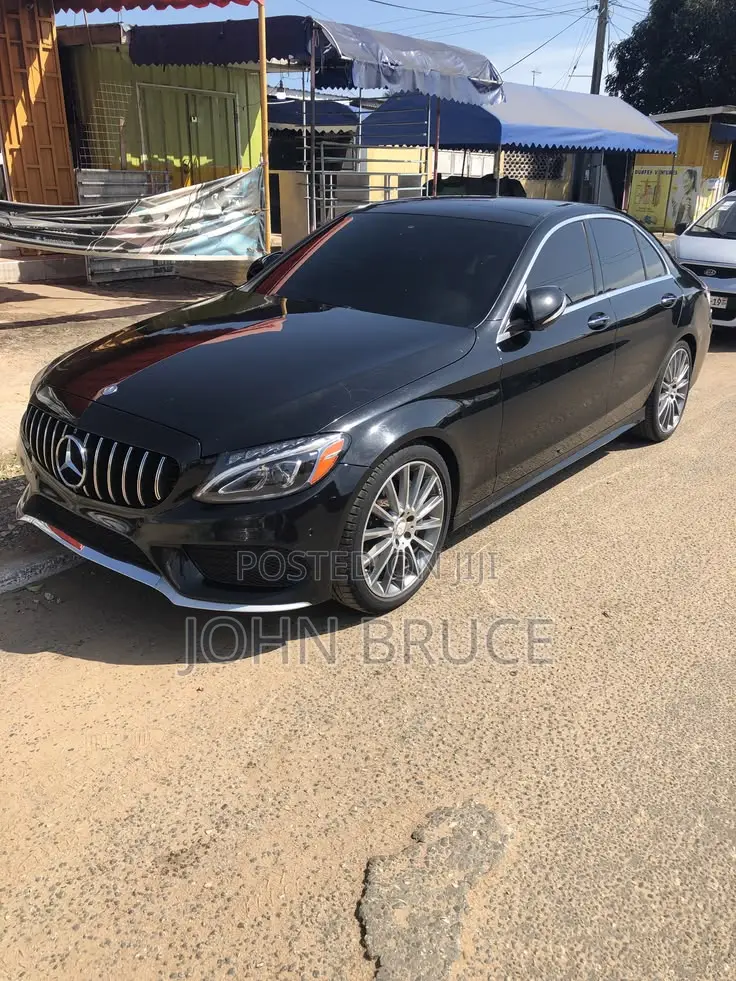 Mercedes-Benz C300 2016 Black