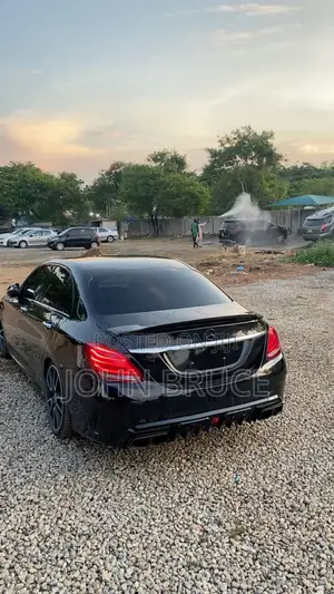 Mercedes-Benz C300 2016 Black