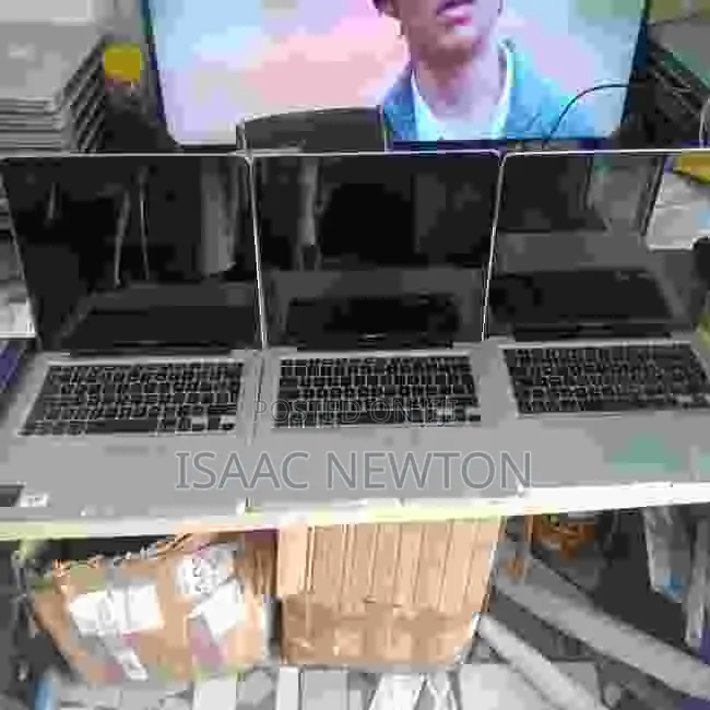 Laptop Apple MacBook 2012 4GB Intel Core i5 HDD 16 GB