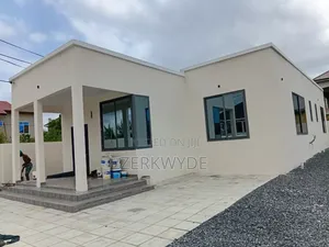 3bdrm House in Hfc C25, Tema Metropolitan for rent