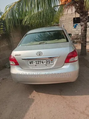 Toyota Belta 2011 Silver