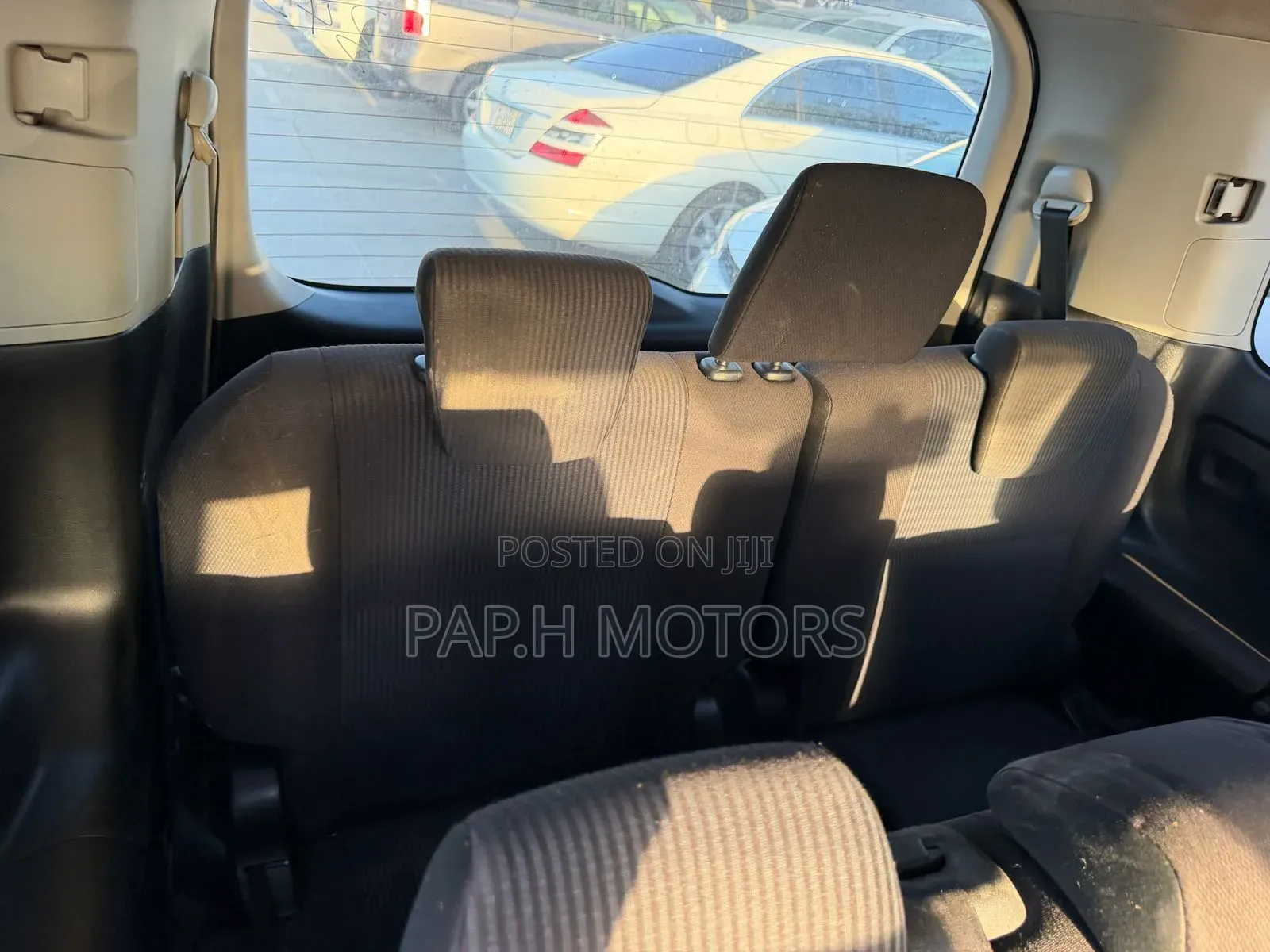 Toyota Voxy 2014 Silver