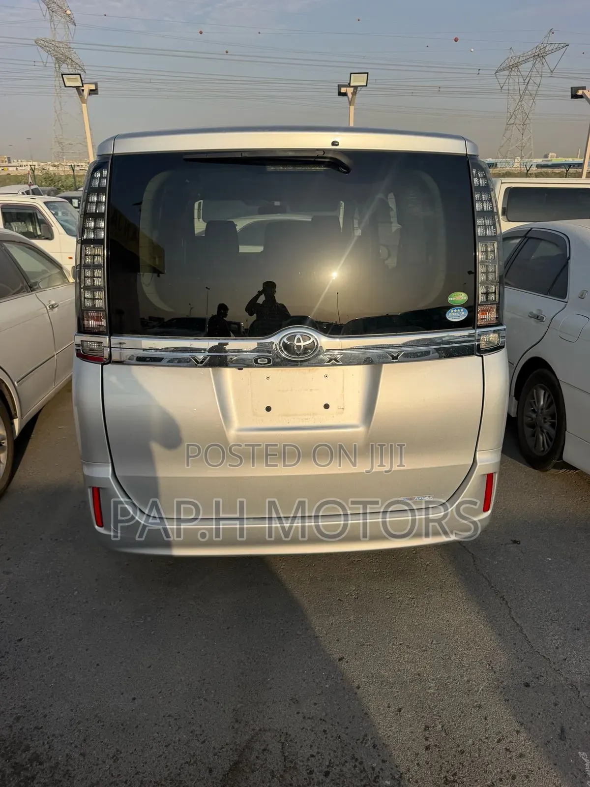 Toyota Voxy 2014 Silver