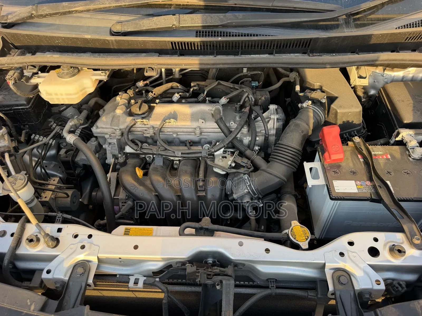 Toyota Voxy 2014 Silver