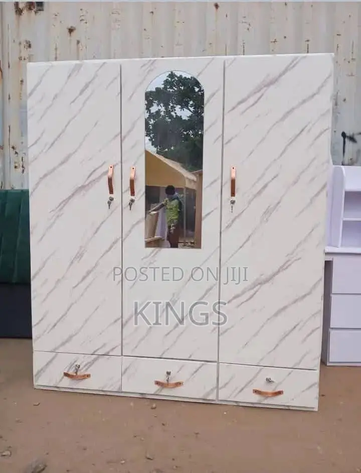 Brand New Large 3-in-1 Wardrobe (Payment on Delivery)