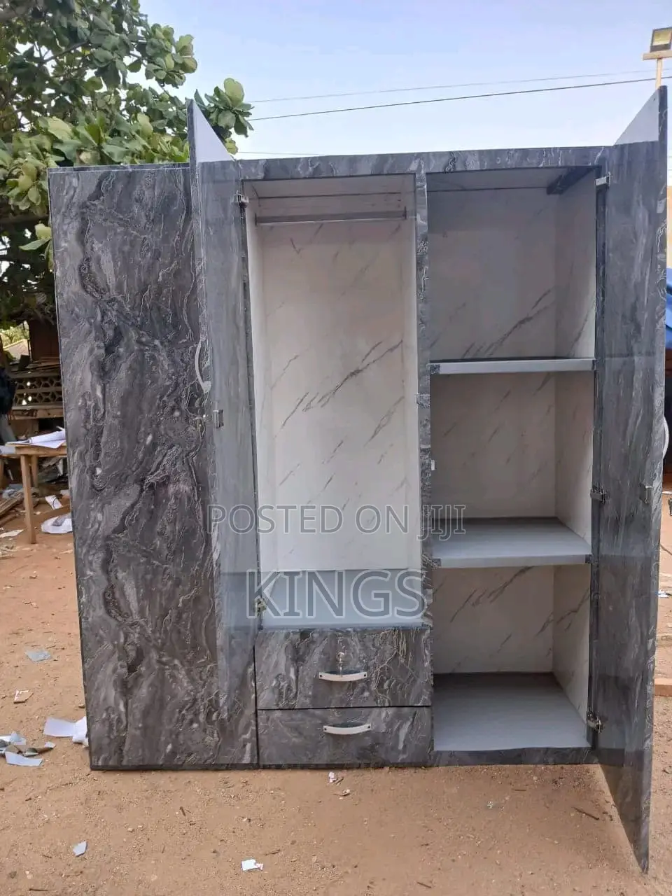 Brand New Large 3-in-1 Wardrobe (Payment on Delivery)