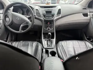 Hyundai Elantra 2016 Silver