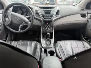Hyundai Elantra 2016 Silver