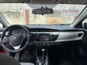 Toyota Corolla LE Eco Premium 4dr Sedan (1.8L 4cyl CVT) 2015 Red